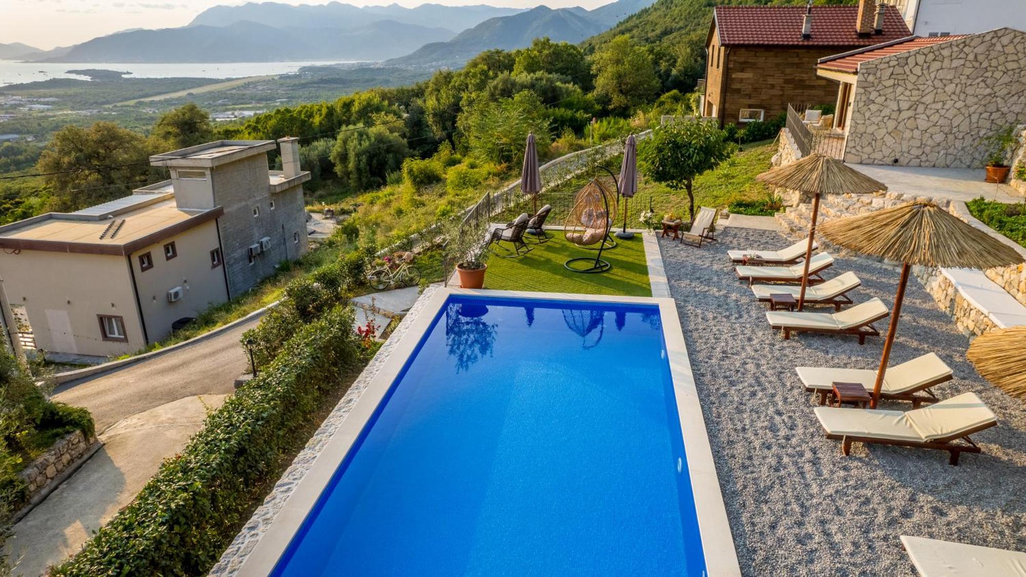 Del Tramonto Villa *