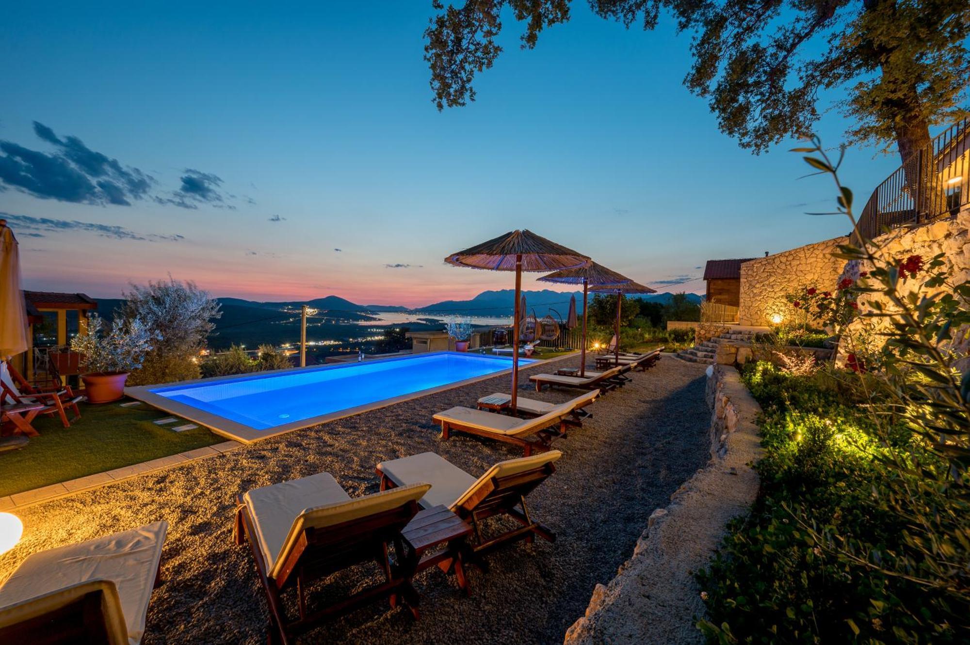 Del Tramonto Villa